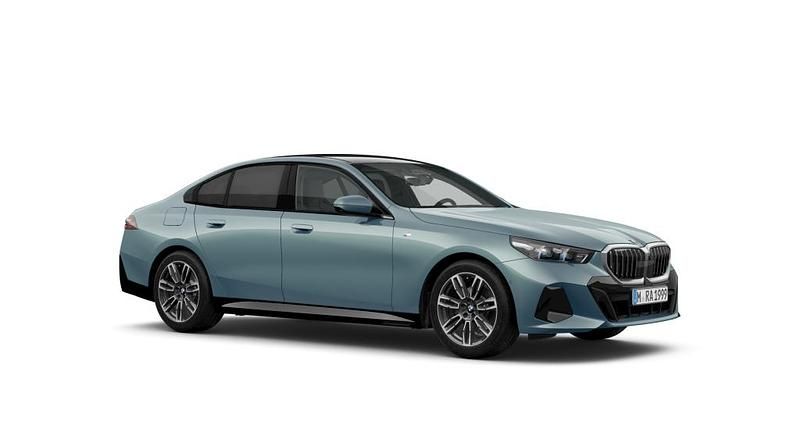 Grün Gebraucht 2024 BMW 520 Comfort Edition Limousine | 54.980 € (Fairer Preis) - Bild 1/1