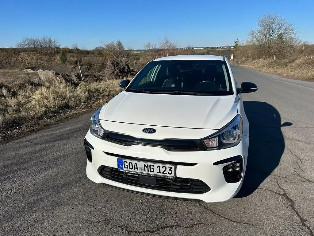 Gebraucht Kia Rio GT-Line 120 PS (88 kW) 2019 Schwarz Limousine