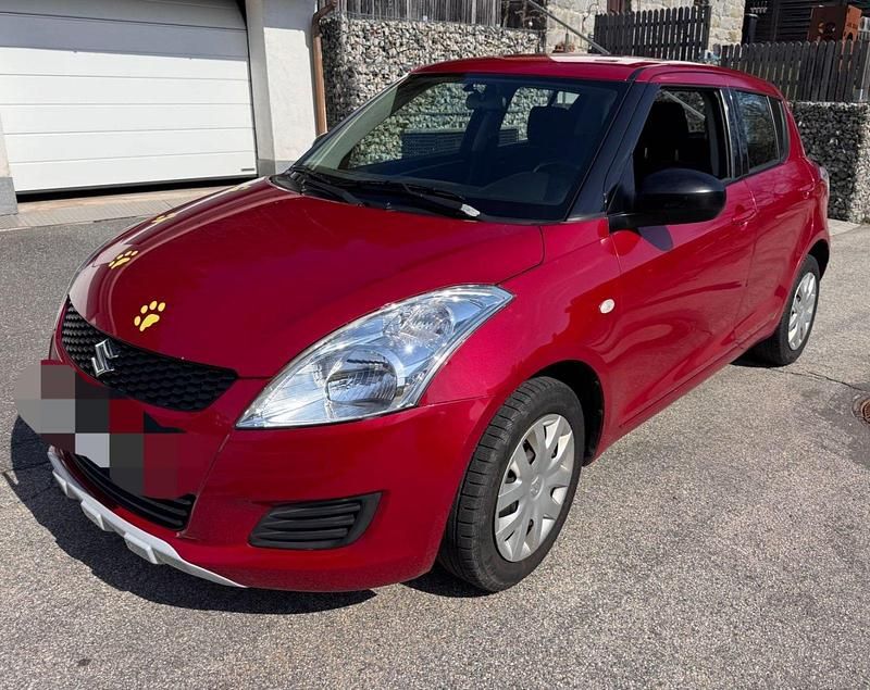 Gebraucht Suzuki Swift 94 PS (69 kW) 2013 Rot Kleinwagen