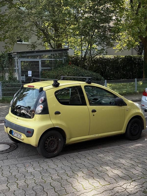 Grün Gebraucht 2007 Citroën C1 Kleinwagen | 599 € (Superpreis) - Bild 1/4