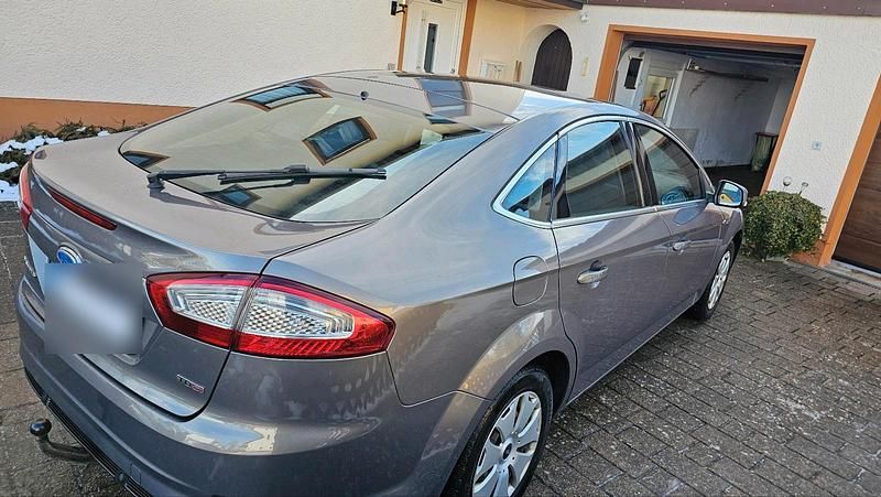 Gebraucht Ford Mondeo 163 PS (119 kW) 2010 Grau Limousine