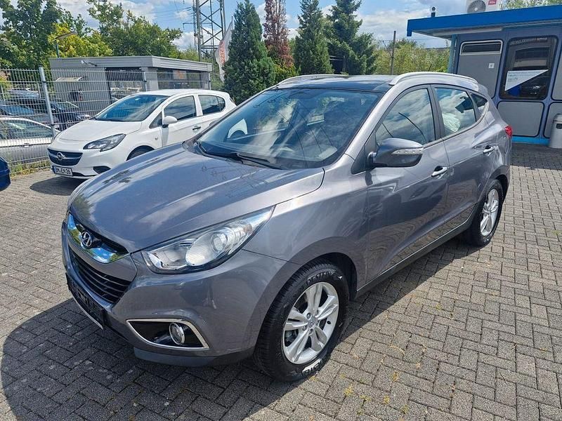 Grau Gebraucht 2011 Hyundai ix35 Style SUV | 9.550 € (Fairer Preis) - Bild 1/4