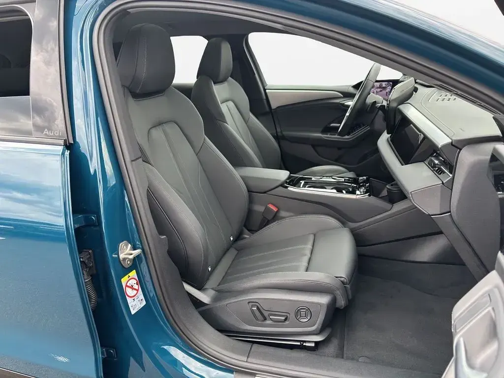 Gebraucht Audi A6 e-tron S-Line 314 kW (428 PS) 2025 Malpeloblau metallic Kombi
