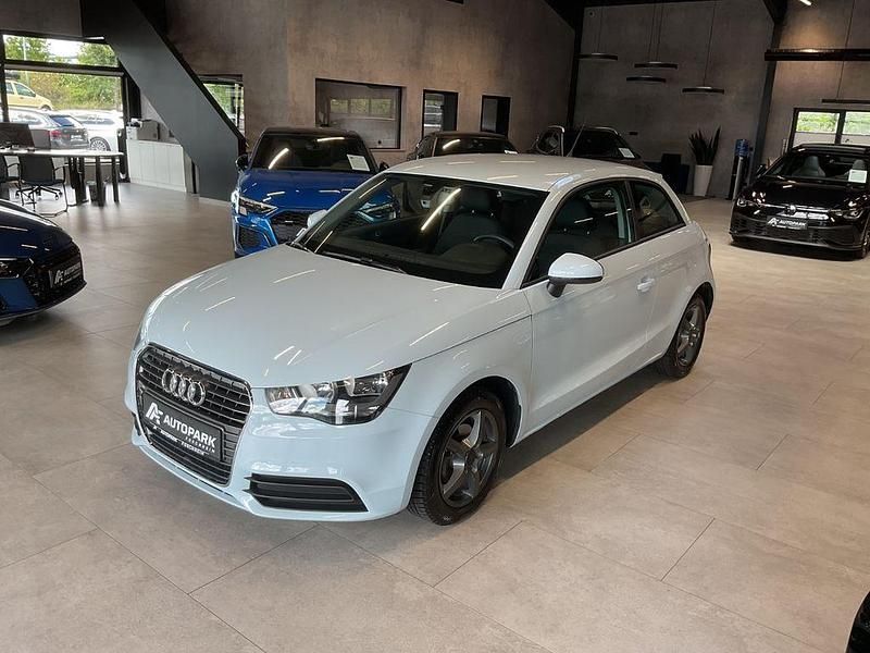 Blau Gebraucht 2012 Audi A1 Attraction Kleinwagen | 5.980 € (Guter Preis) - Bild 1/4