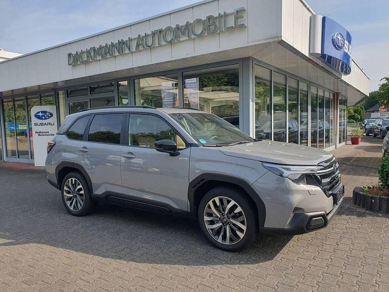 Grau Gebraucht 2024 Subaru Forester Platinum SUV | 39.995 € (Guter Preis) - Bild 1/4