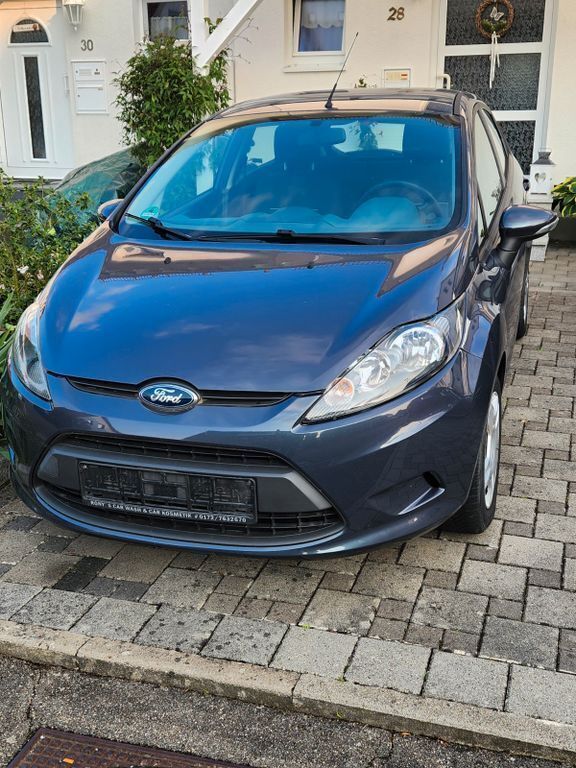 Grau Gebraucht 2011 Ford Fiesta Ambiente Kleinwagen | 4.000 € (Fairer Preis) - Bild 1/4