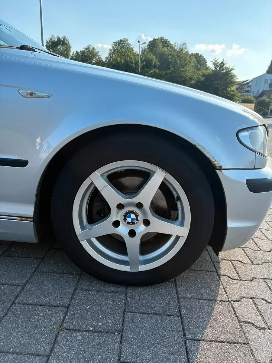 Gebraucht BMW 318 143 PS (105 kW) 2003 Silber Limousine