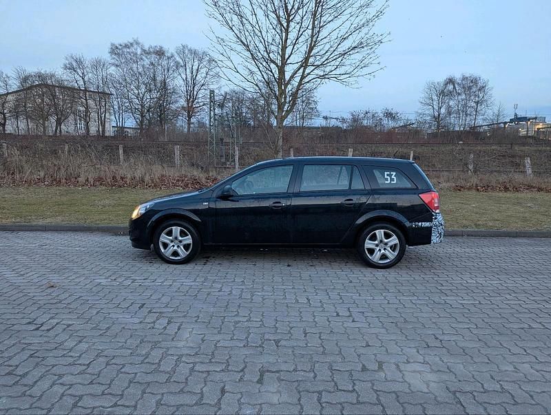 Gebraucht Opel Astra 90 PS (66 kW) 2009 Schwarz Kombi