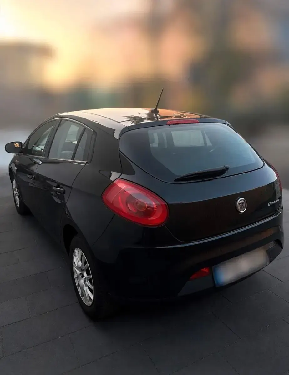 Gebraucht Fiat Bravo 90 PS (66 kW) 2011 Schwarz Kleinwagen