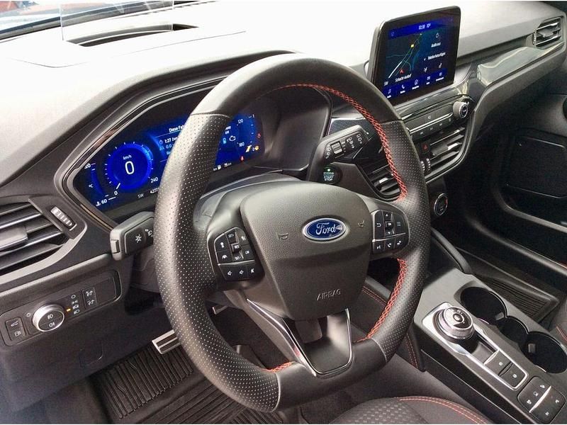 Gebraucht Ford Kuga ST-Line 224 PS (164 kW) 2022 Blau SUV