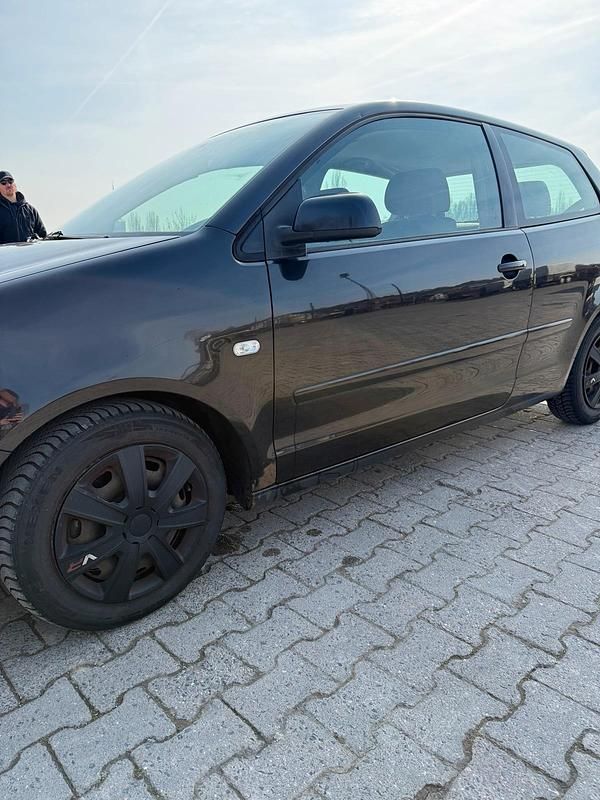 Gebraucht VW Polo 75 PS (55 kW) 2003 Schwarz Kleinwagen