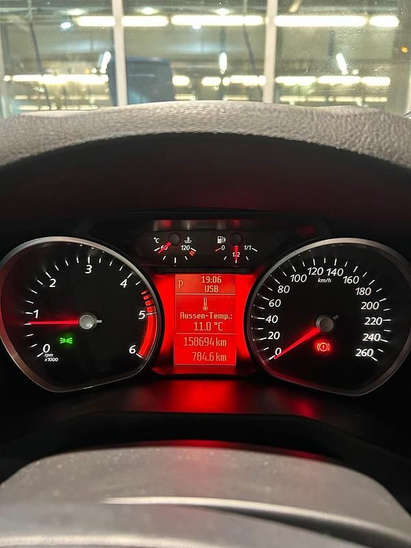 Gebraucht Ford Mondeo 140 PS (102 kW) 2014 Grau Kombi