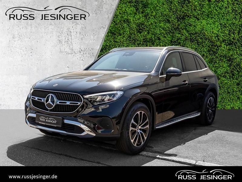 Obsidianschwarz metallic Gebraucht 2024 Mercedes GLC200 Avantgarde SUV | 49.880 € (Guter Preis) - Bild 1/3
