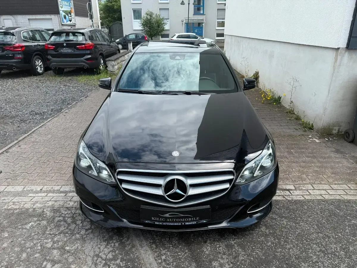 Gebraucht Mercedes E350 Avantgarde 252 PS (185 kW) 2014 Schwarz Limousine