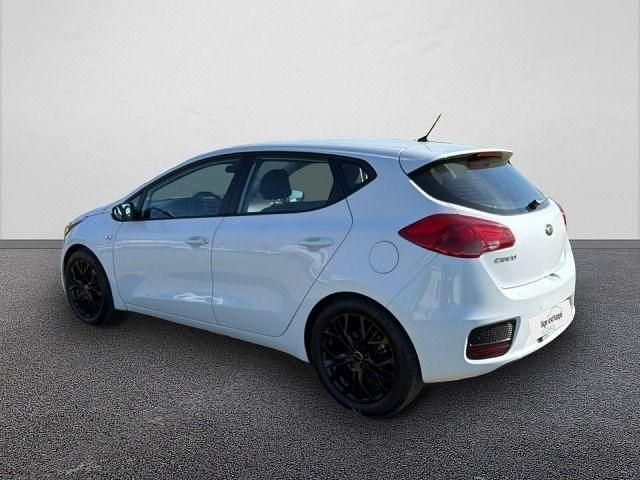 Gebraucht Kia Ceed Edition 7 99 PS (72 kW) 2018 Weiß Kleinwagen