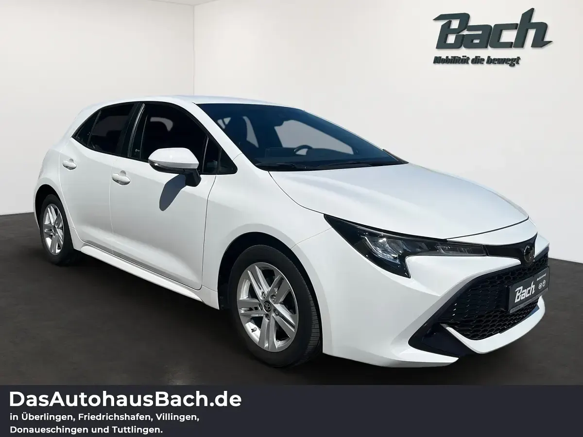 Gebraucht Toyota Corolla Business Edition 116 PS (85 kW) 2021 Weiß Kleinwagen
