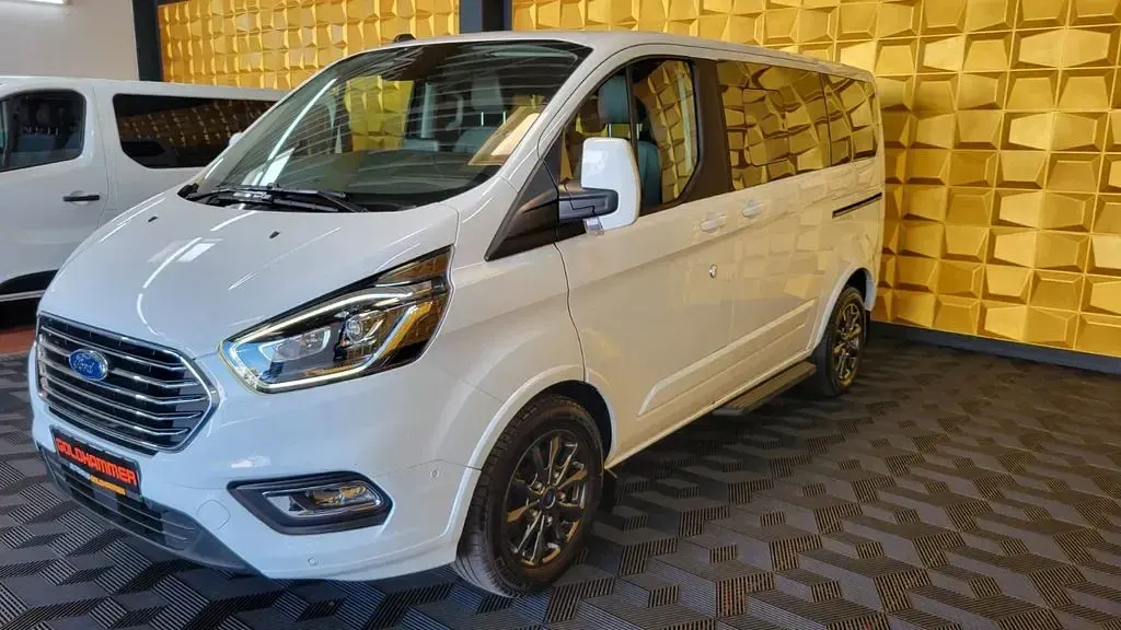Gebraucht Ford Tourneo Custom 185 PS (136 kW) 2021 Weiß Van