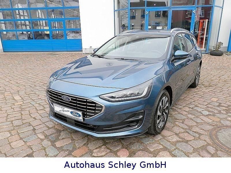 Blau Gebraucht 2023 Ford Focus Limousine | 22.990 € (Fairer Preis) - Bild 1/4