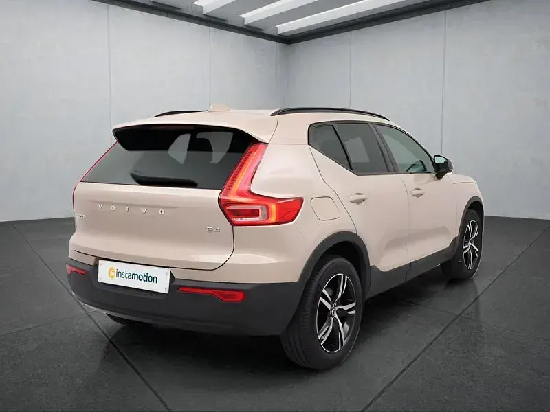 Gebraucht Volvo XC40 197 PS (144 kW) 2025 Beige SUV