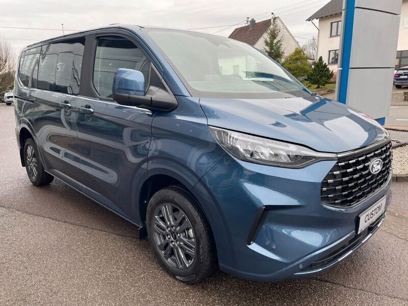 Gebraucht Ford Tourneo Custom Titanium 150 PS (110 kW) 2024 Blau Van