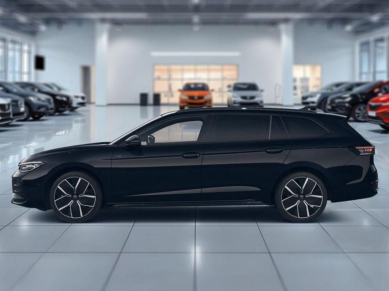 Neu VW Passat R-line 193 PS (141 kW) 2025 Schwarz Limousine