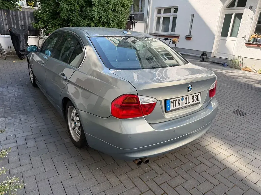 Gebraucht BMW 325 Sport Line 218 PS (160 kW) 2006 Grau Limousine