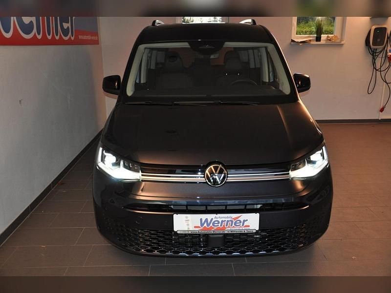 Neu VW Caddy Life 122 PS (89 kW) 2026 Blau Van / Kleinbus