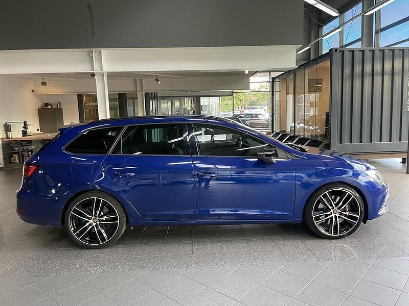 Gebraucht Seat Leon 4Drive 300 PS (220 kW) 2019 Blau metallic