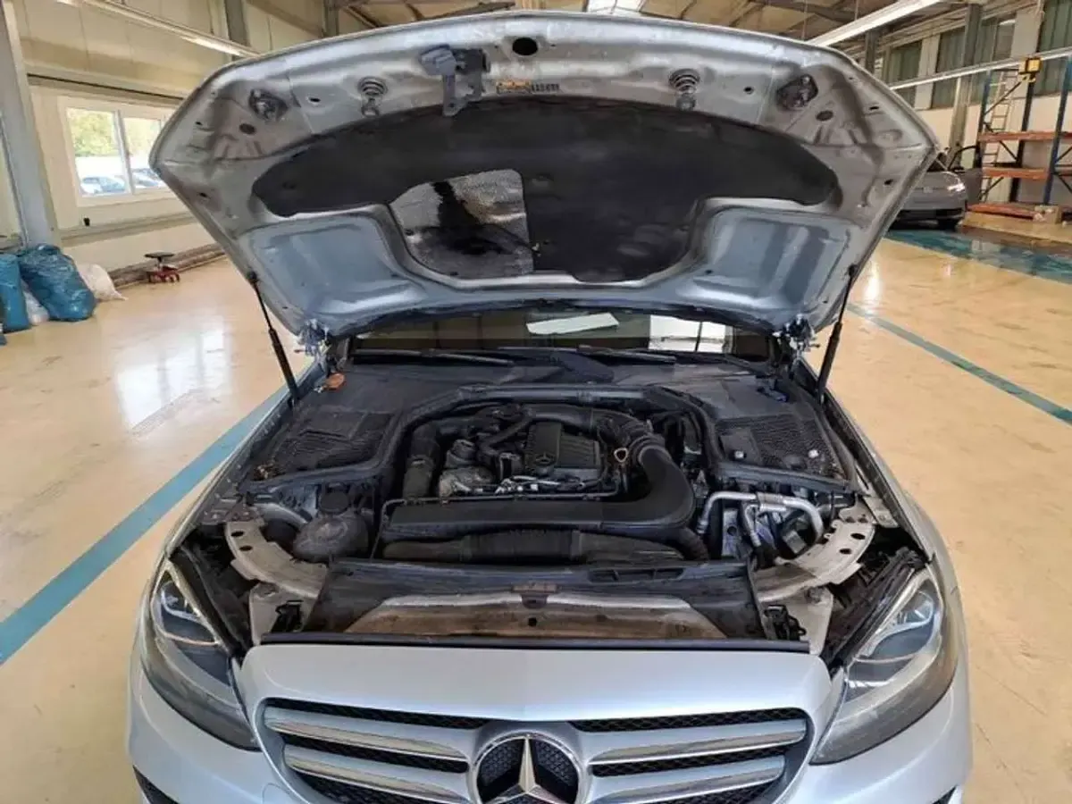 Gebraucht Mercedes C200 AMG 136 PS (100 kW) 2018 Silber Limousine