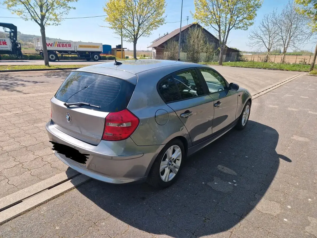 Gebraucht BMW 118 143 PS (105 kW) 2009 Grau Kleinwagen