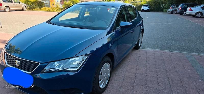 Blau Gebraucht 2016 Seat Leon Limousine | 9.800 € (Superpreis) - Bild 1/4