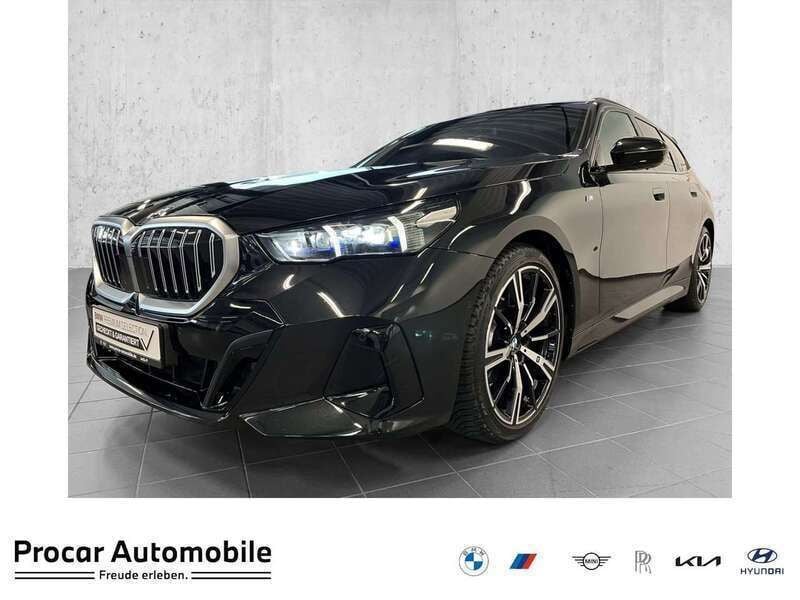 Schwarz Gebraucht 2024 BMW 520 M Sport Kombi | 54.670 € (Superpreis) - Bild 1/3