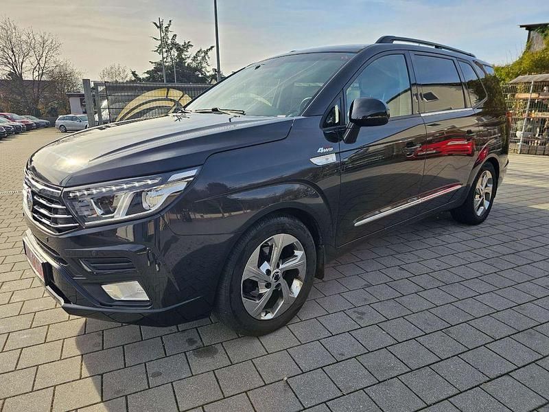 Schwarz Gebraucht 2018 Ssangyong (KGM) Rodius Sapphire Van / Kleinbus | 9.990 € - Bild 1/4