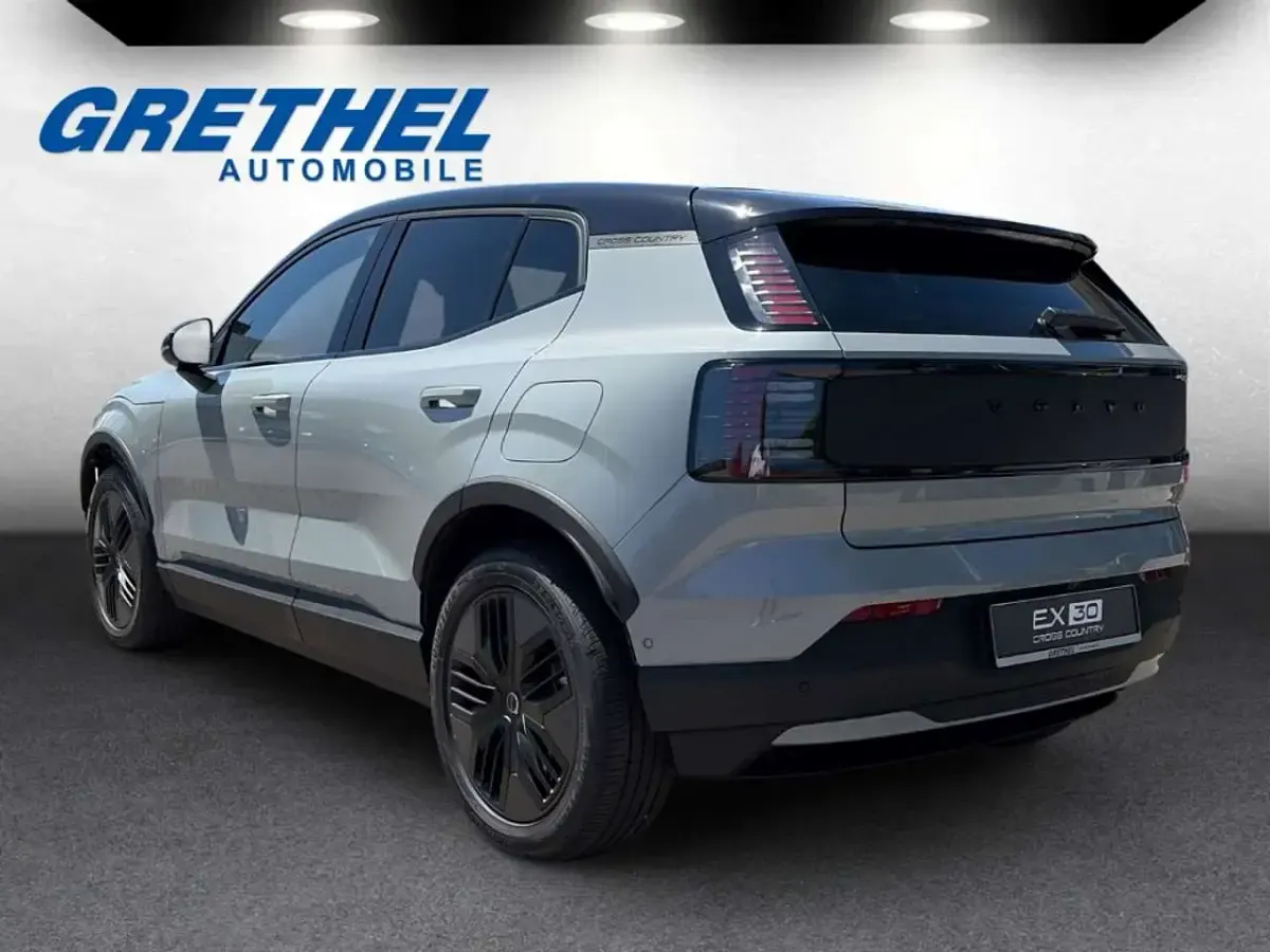 Neu Volvo EX30 CC Performance 314 kW (428 PS) 2025 Hellgrau SUV