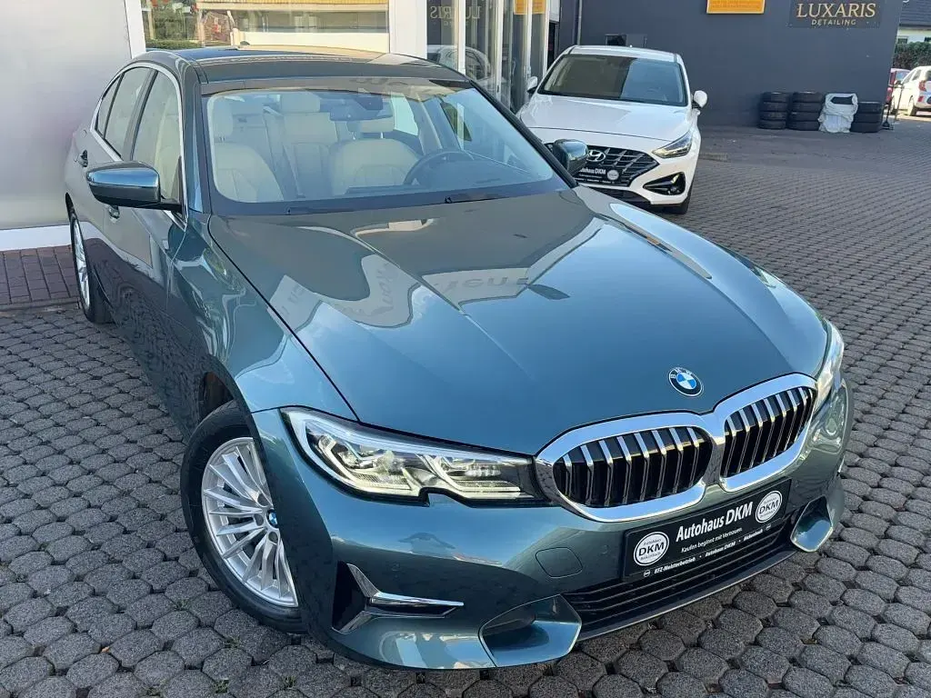 Gebraucht BMW 330 Luxury Line 184 PS (135 kW) 2020 Blau Limousine