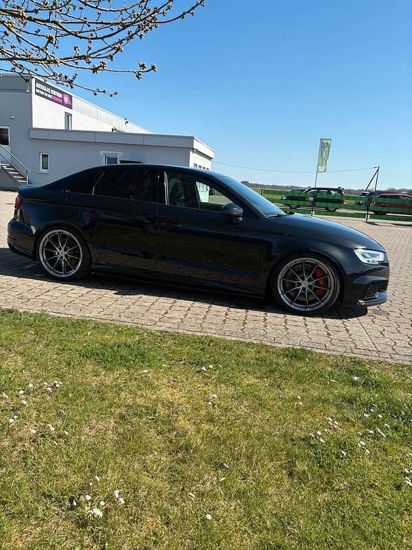 Gebraucht Audi RS3 Advanced 400 PS (294 kW) 2018 Schwarz Limousine