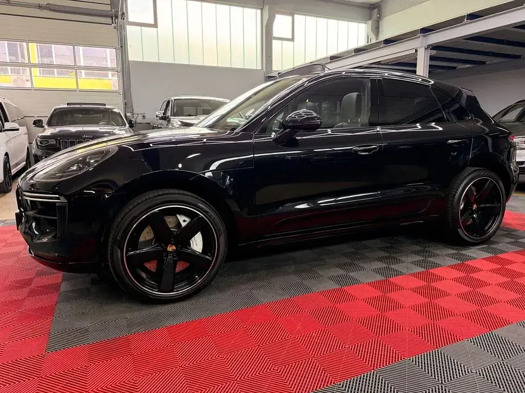 Gebraucht Porsche Macan Turbo Chrono 441 PS (324 kW) 2020 Schwarz SUV