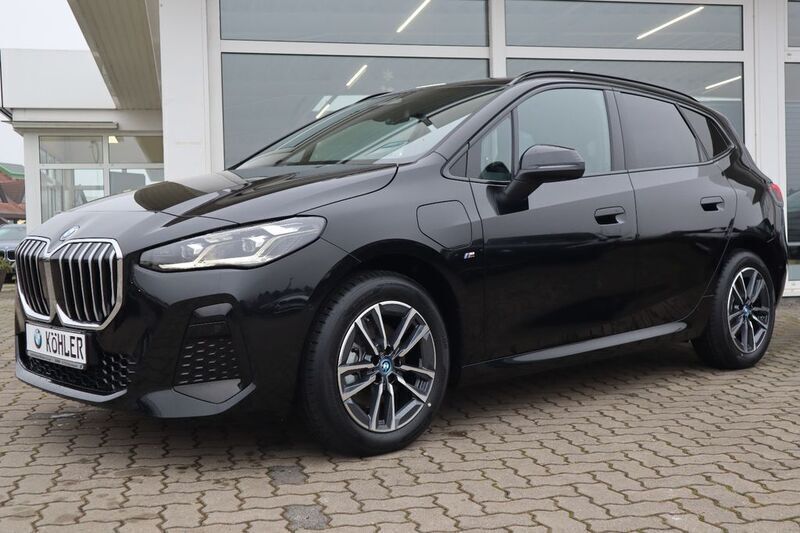 Schwarz Gebraucht 2025 BMW 225 Active Tourer M Sport Van / Kleinbus | 47.990 € - Bild 1/4