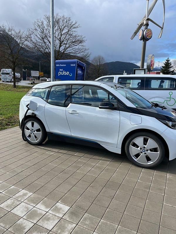 Weiß Gebraucht 2014 BMW i3 Kleinwagen | 12.000 € (Fairer Preis) - Bild 1/4