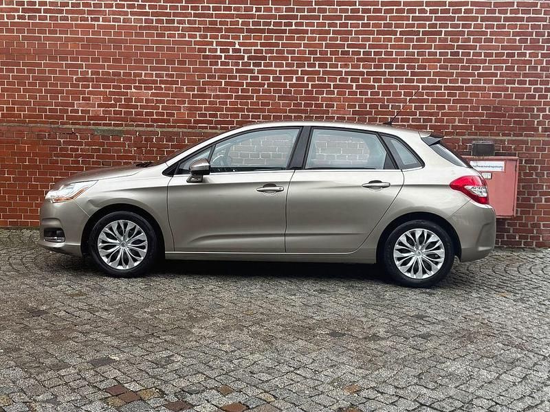 Gebraucht Citroën C4 SELECTION 120 PS (88 kW) 2013 Beige Limousine