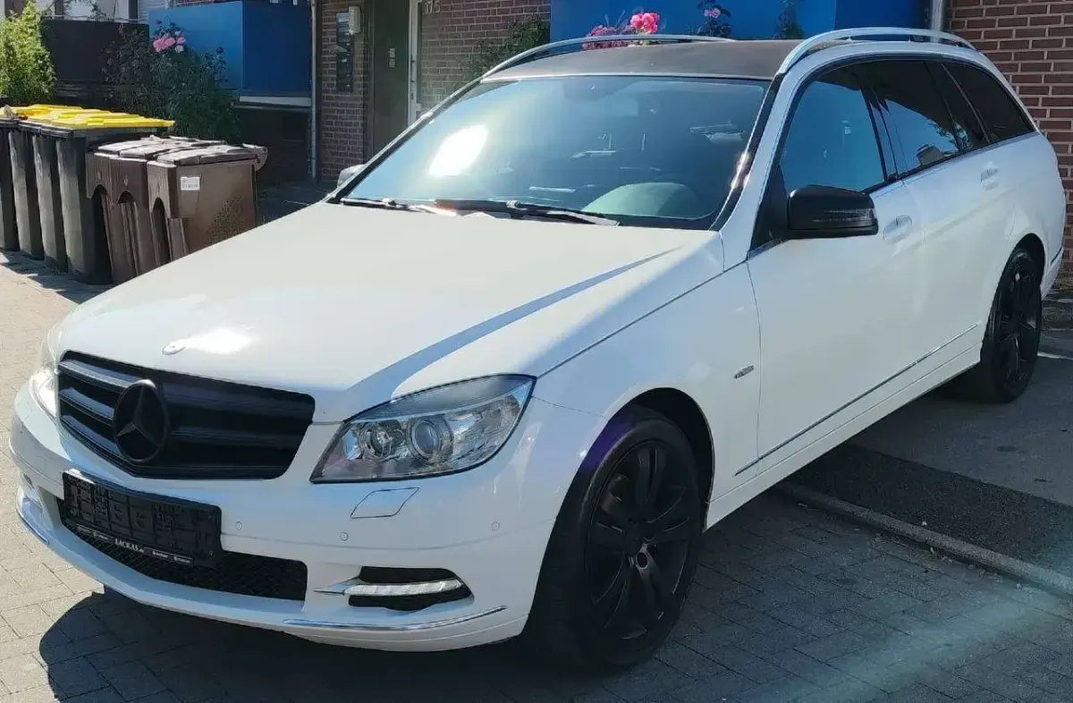 Gebraucht Mercedes C250 204 PS (150 kW) 2010 Calcitweiss  unilack Kombi