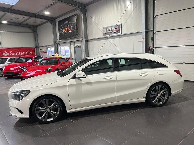 Gebraucht Mercedes CLA200 Shooting Brake 156 PS (114 kW) 2017 Weiß Kombi