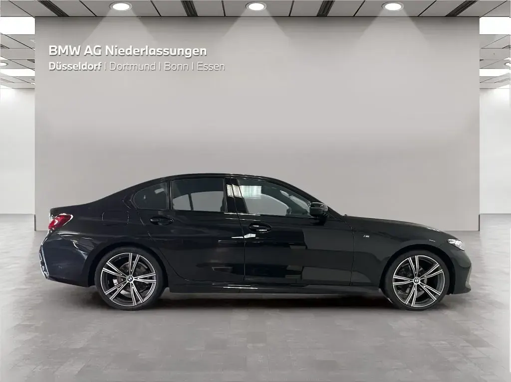 Gebraucht BMW 320 M Sport 184 PS (135 kW) 2023 Schwarz Limousine