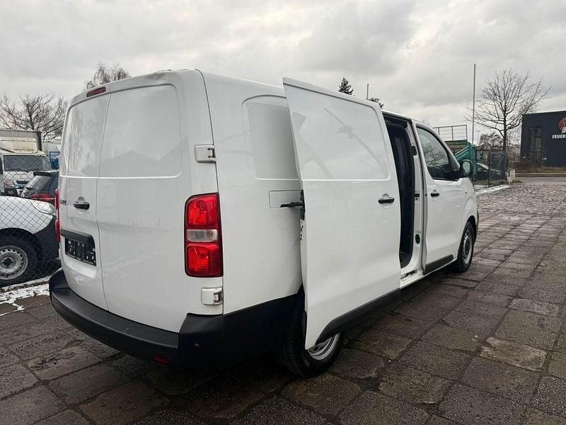 Gebraucht Peugeot Expert 150 PS (110 kW) 2018 Weiß Van