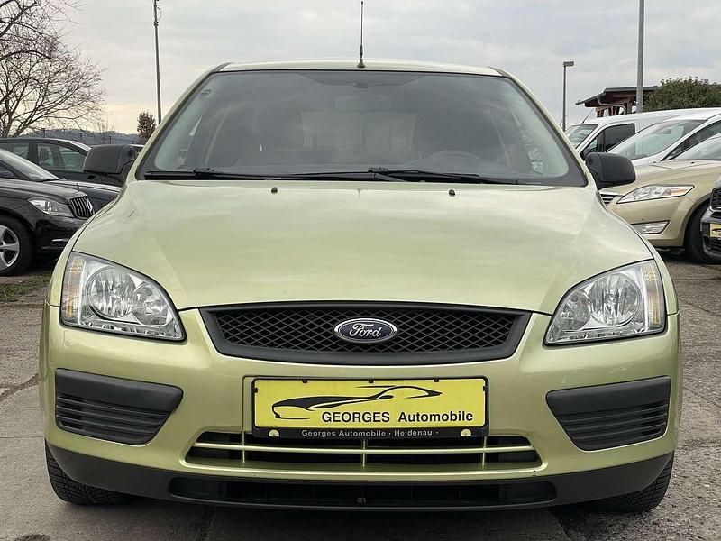 Gebraucht Ford Focus Trend 80 PS (58 kW) 2006 Gold Kleinwagen