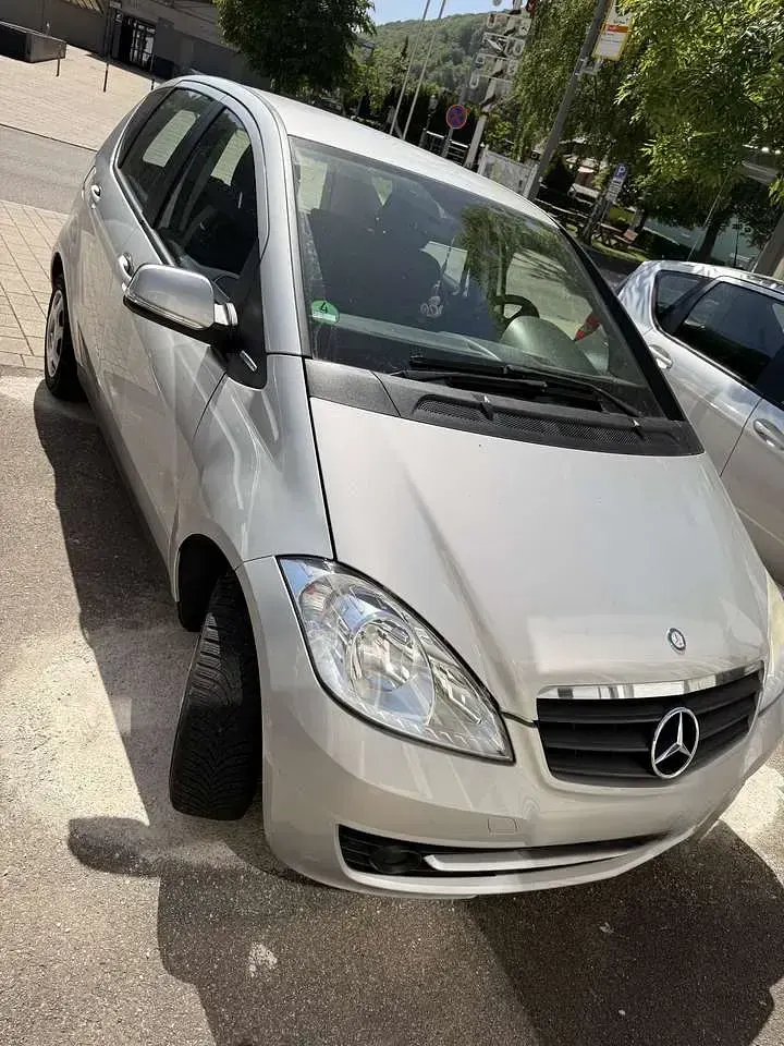 Gebraucht Mercedes A150 95 PS (69 kW) 2009 Silber Kleinwagen