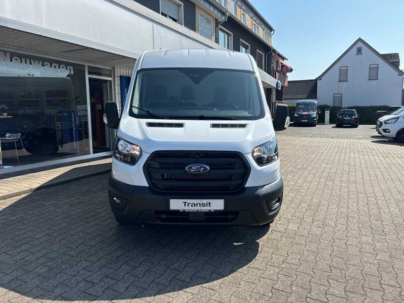 Gebraucht Ford Transit Trend 131 PS (96 kW) 2023 Weiß Limousine