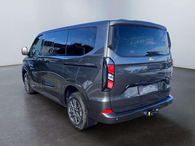 Neu Ford Tourneo Titanium 150 PS (110 kW) 2026 Magnetic grau Van / Kleinbus