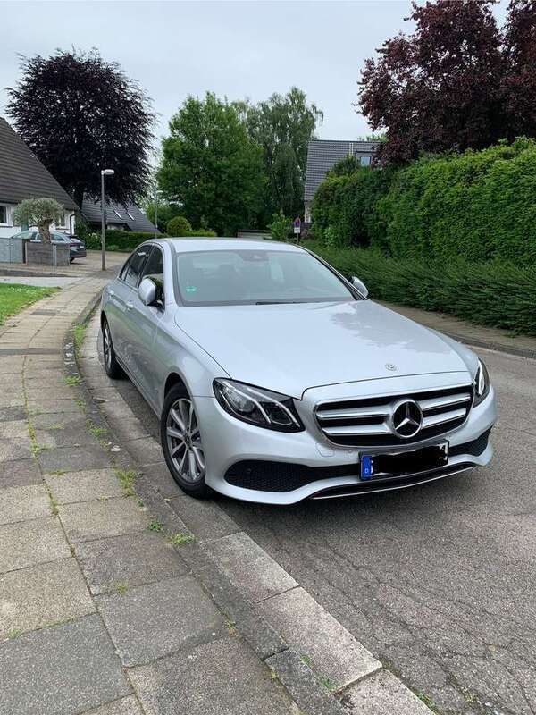 Silber Gebraucht 2018 Mercedes E200 Avantgarde Limousine | 28.900 € (Fairer Preis) - Bild 1/4