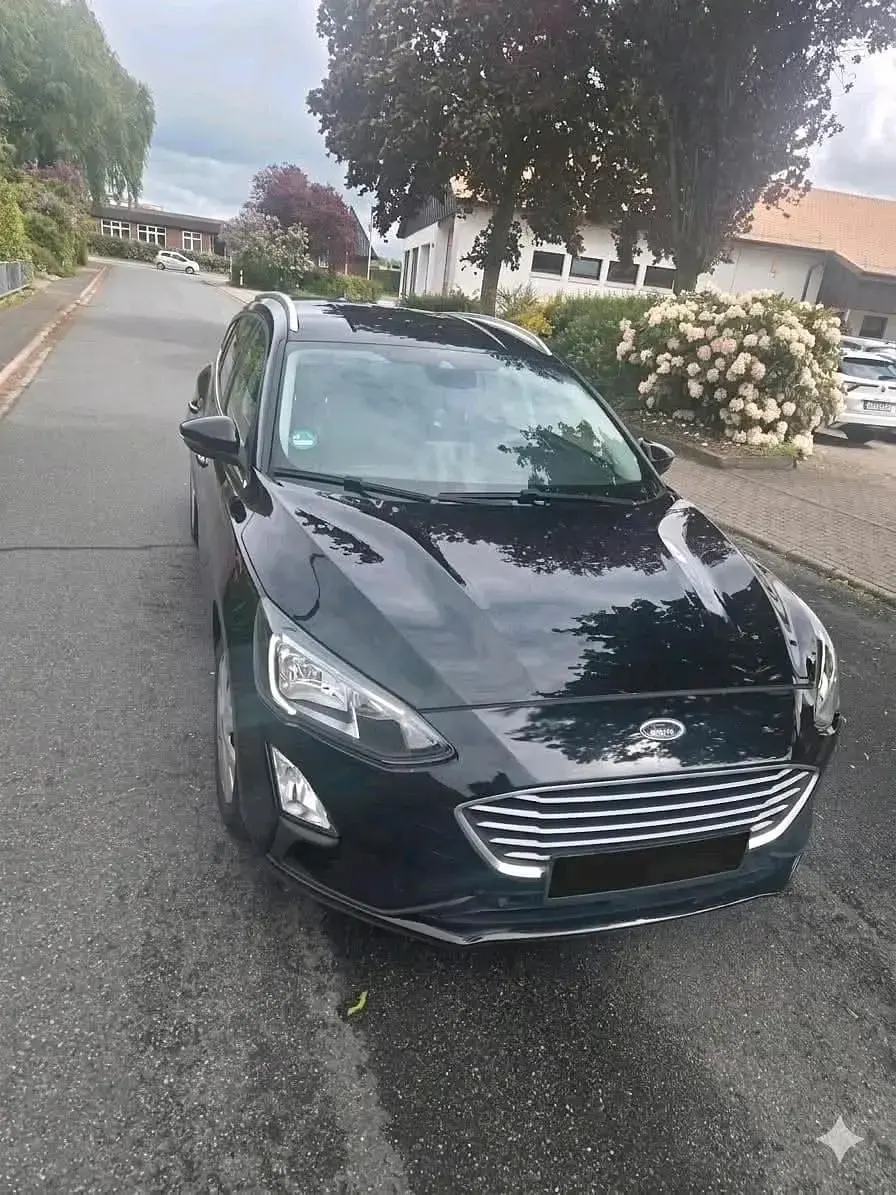 Gebraucht Ford Focus 120 PS (88 kW) 2020 Schwarz Kombi